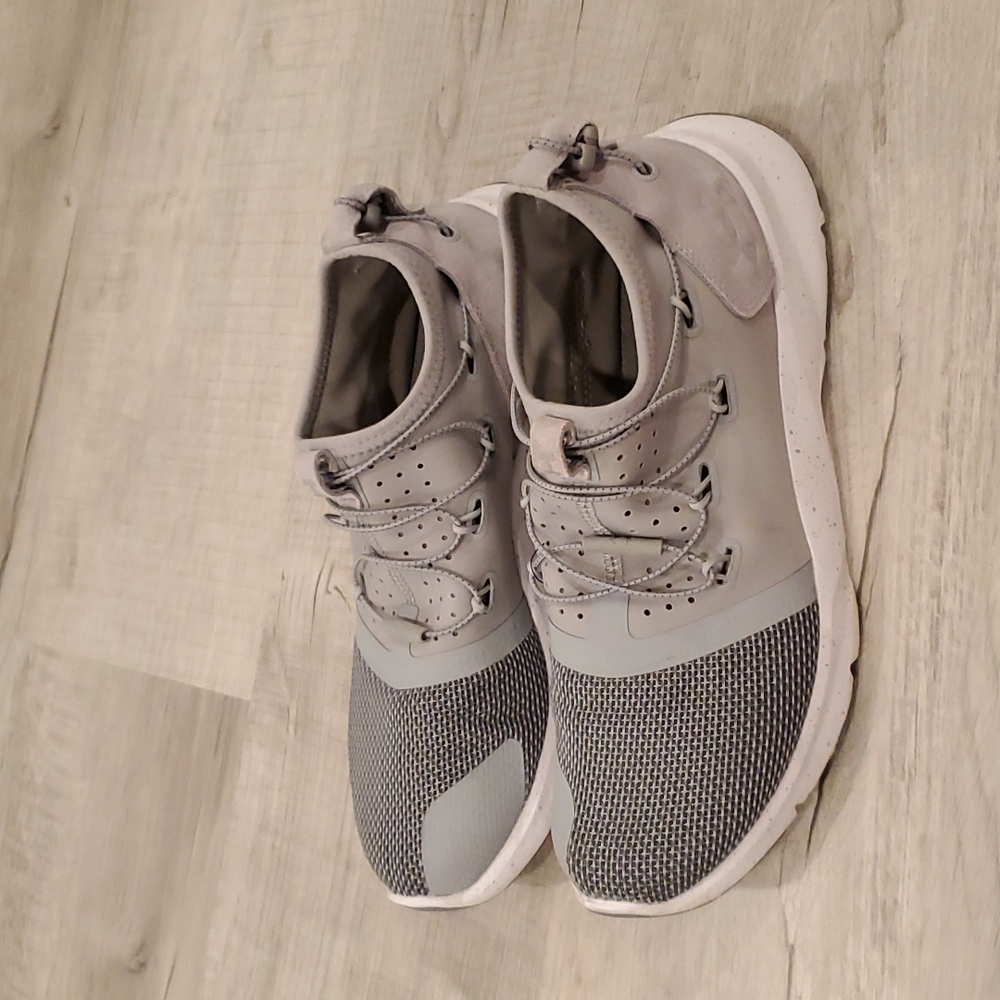 WOMENS Under Armour Shoes